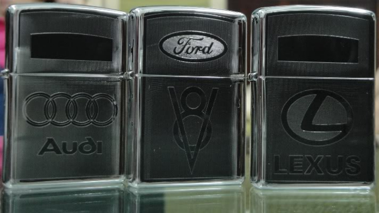 Mời bạn làm quen với Zippo.