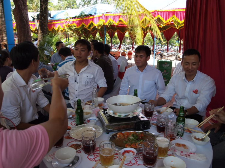Phái đoàn MAFC tham dự đám cưới Đại Gia Đồng Xoài.( Hình nóng từ trang 8 ) Phái đoàn MAFC tham dự đám cưới Đại Gia Đồng Xoài.( Hình nóng từ trang 8 )