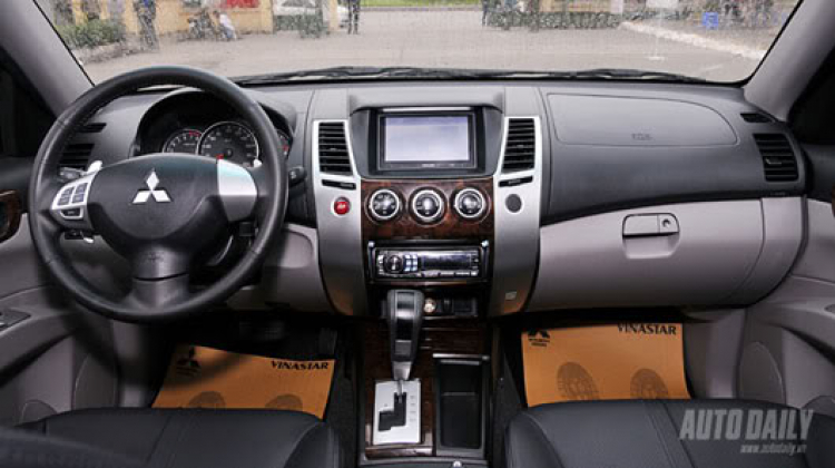 Pajero Sport G 2WD vs Fortuner V 2WD – Chất lượng vs Thương hiệu Pajero Sport G 2WD vs Fortuner V 2WD – Chất lượng vs Thương hiệu