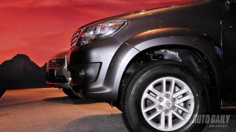 Pajero Sport G 2WD vs Fortuner V 2WD – Chất lượng vs Thương hiệu Pajero Sport G 2WD vs Fortuner V 2WD – Chất lượng vs Thương hiệu
