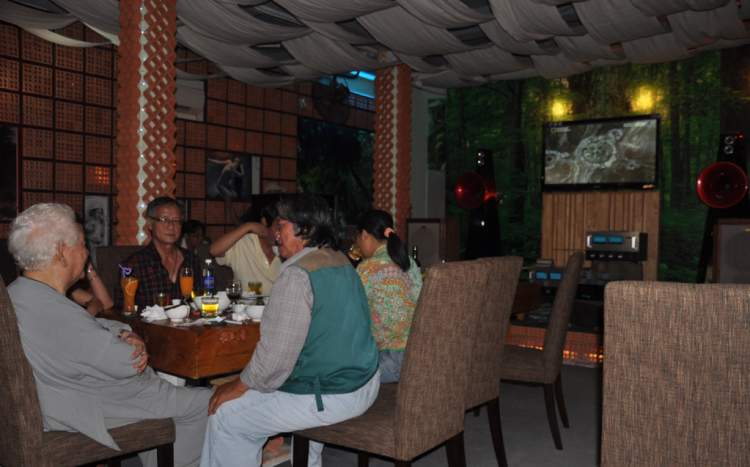 Một Quán cafe Hi-end độc đáo mới vừa mở tại Saigon Một Quán cafe Hi-end độc đáo mới vừa mở tại Saigon