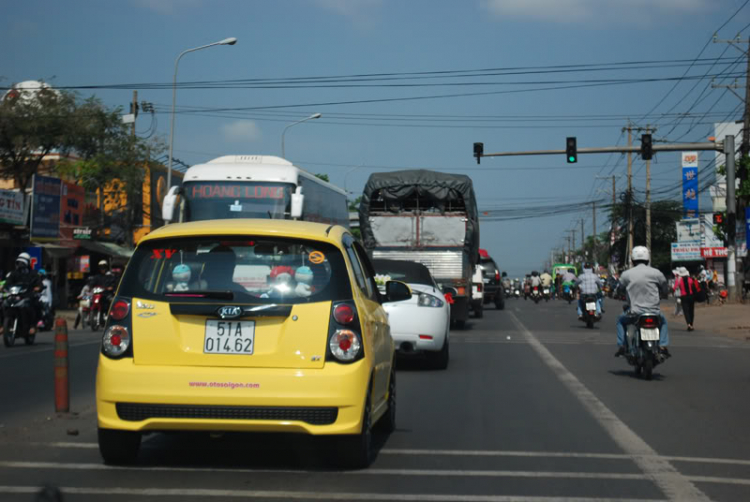 Hình ảnh nhóm S.O.S đến chung vui và chúc mừng bí số 98