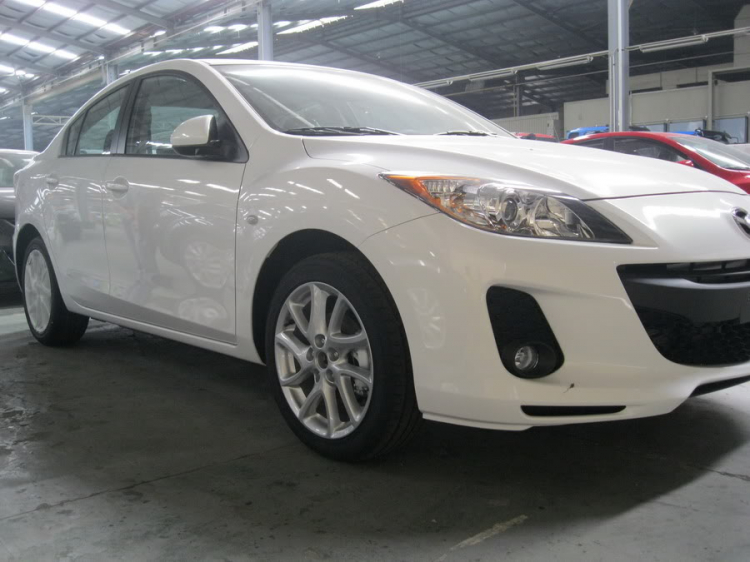 Xin tư vấn dùm em dòng Mazda 3 hatchback và sedan. Em đang có nhu cầu.Em xin cảm ơn nhiều! Xin tư vấn dùm em dòng Mazda 3 hatchback và sedan. Em đang có nhu cầu.Em xin cảm ơn nhiều!