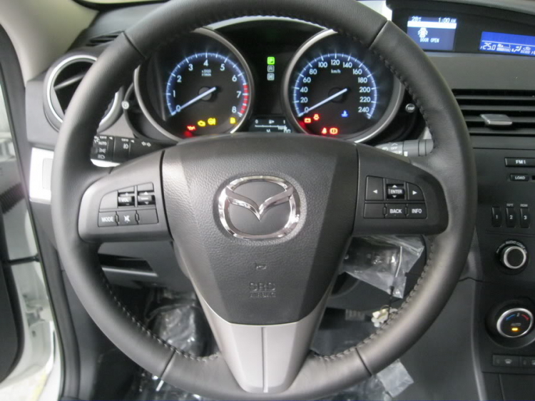 Xin tư vấn dùm em dòng Mazda 3 hatchback và sedan. Em đang có nhu cầu.Em xin cảm ơn nhiều! Xin tư vấn dùm em dòng Mazda 3 hatchback và sedan. Em đang có nhu cầu.Em xin cảm ơn nhiều!
