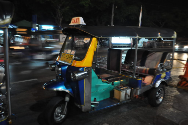 Ảnh đoàn OS tham quan Bangkok Motor Show 2012