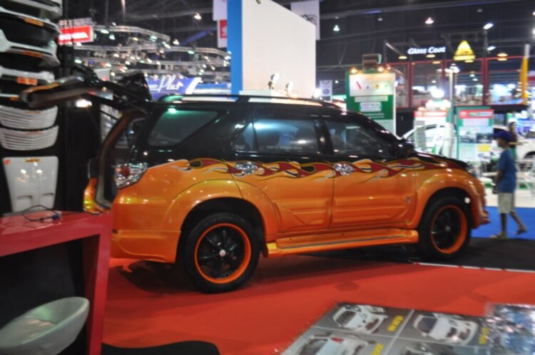 Ảnh đoàn OS tham quan Bangkok Motor Show 2012