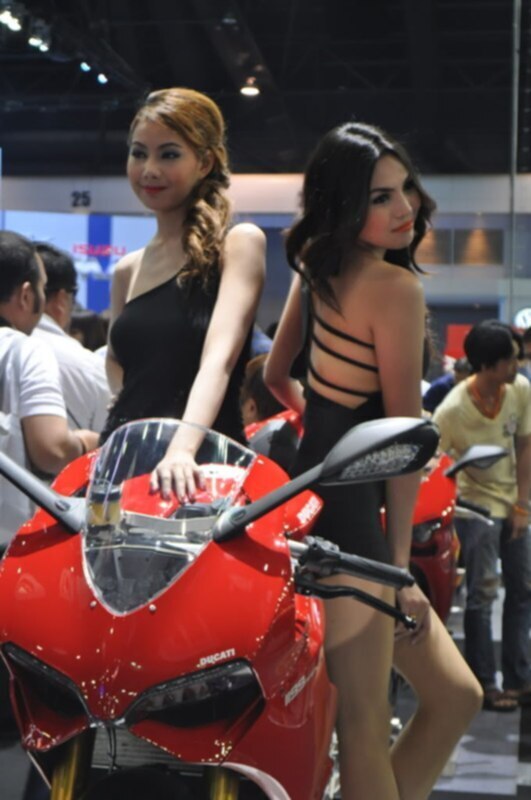 Ảnh đoàn OS tham quan Bangkok Motor Show 2012