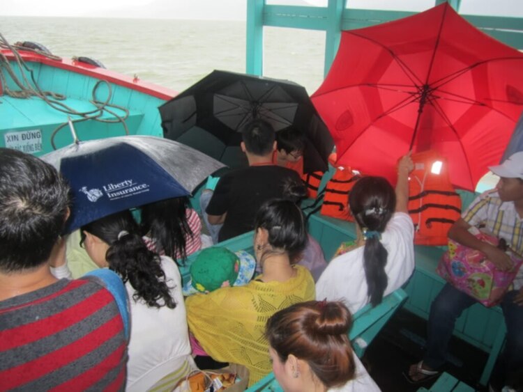 Hành trình FFC Canravan đón Bão số 1 tại Nha Trang Hành trình FFC Canravan đón Bão số 1 tại Nha Trang