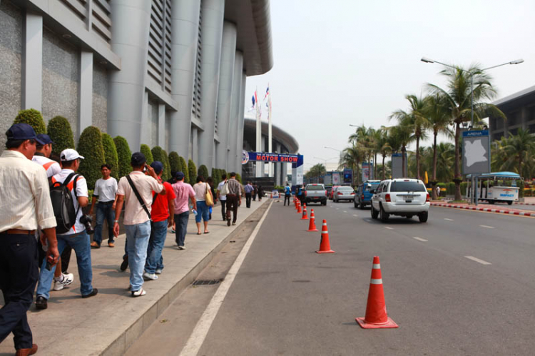 Ảnh đoàn OS tham quan Bangkok Motor Show 2012