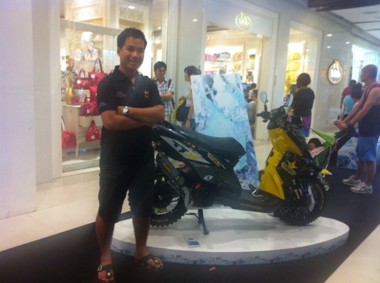 Ảnh đoàn OS tham quan Bangkok Motor Show 2012