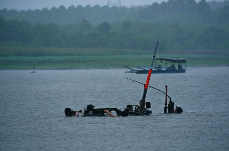 Jeep bơi lặn - Trận thủy chiến vô tiền khoáng hậu Jeep bơi lặn - Trận thủy chiến vô tiền khoáng hậu