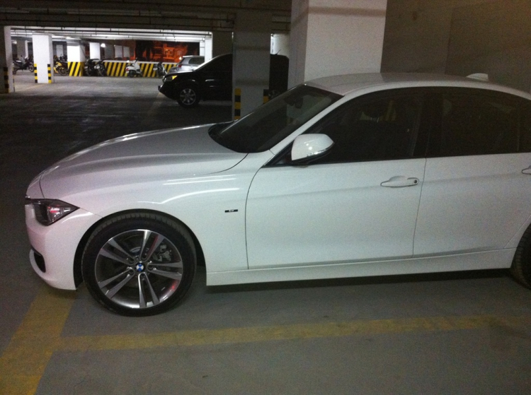 BMW 328 2012 Sport trắng của bác nào chưa đeo biển