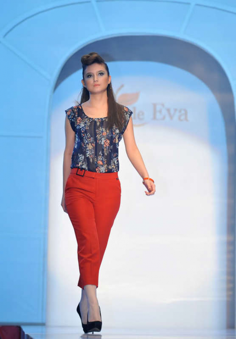 Eva de Eva Summer Breezes Fashion Show 2012