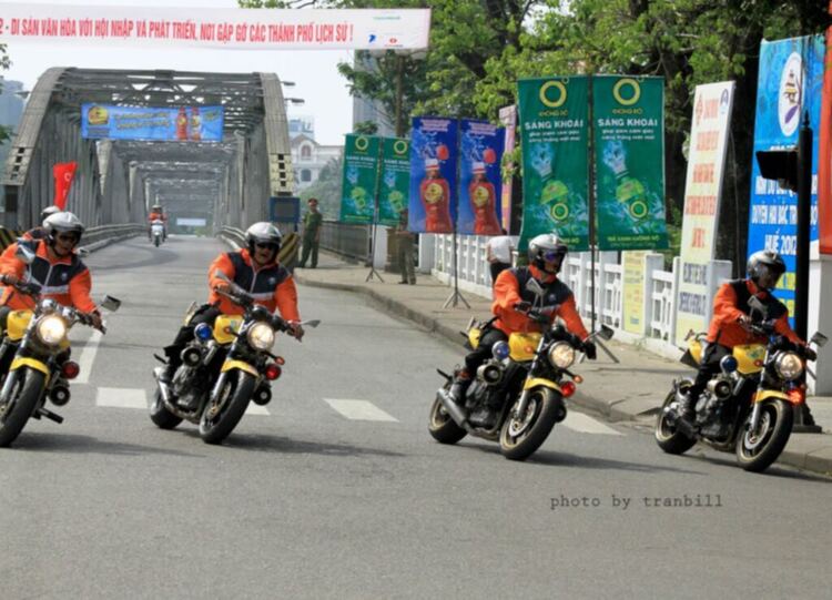 NGOINHAXANH và NHỮNG NGƯỜI BẠN NGOINHAXANH và NHỮNG NGƯỜI BẠN