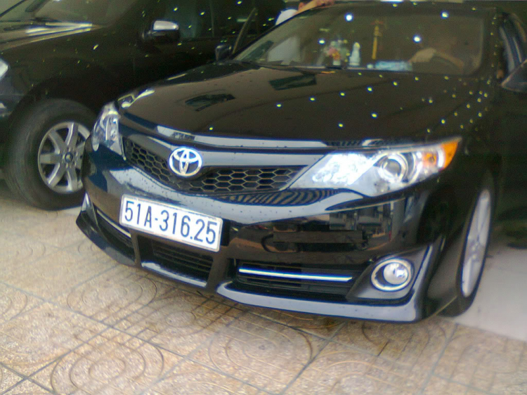 Camry SE 2012 đầu tiên tại SG đã có biển!