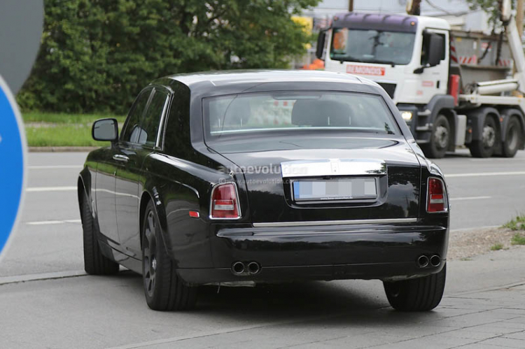 Lộ hình ảnh Rolls-Royce Phantom thế hệ mới