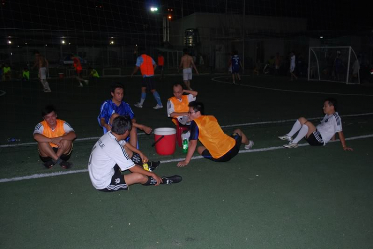 Tài trợ đội bóng FIFC tham gia tranh giải Futsal OS 2012.
