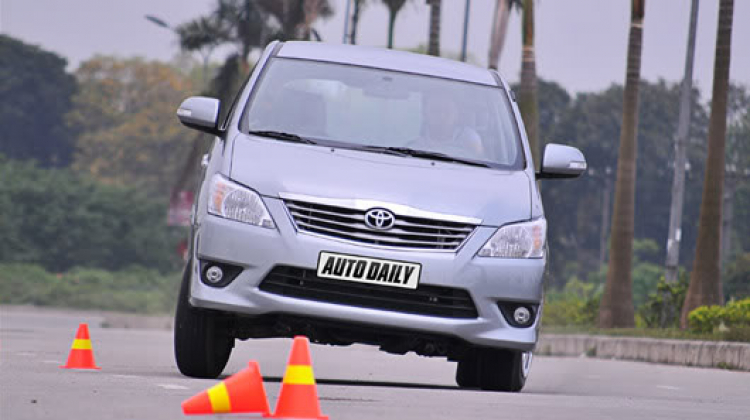 So sánh Chevrolet Orlando LTZ và Toyota Innova G 2012 So sánh Chevrolet Orlando LTZ và Toyota Innova G 2012