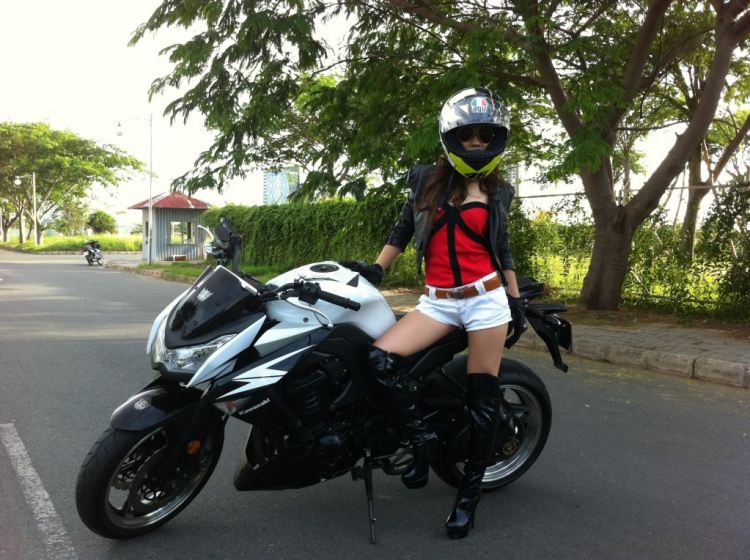 2011 Kawasaki Z1000 lộ thông số và giá bán