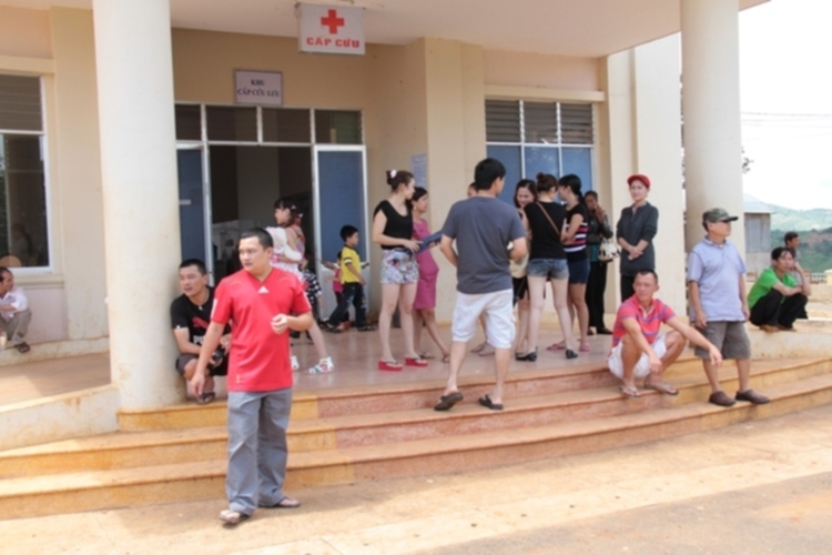 Ba mươi tháng tư đi tránh miền đất dữ - Gặp Fulro ở giữa cánh rừng thô! ... Hô hô hô! Ba mươi tháng tư đi tránh miền đất dữ - Gặp Fulro ở giữa cánh rừng thô! ... Hô hô hô!