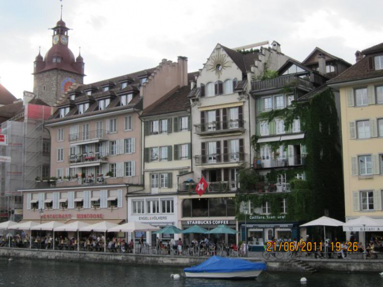 HFC: phóng sự ảnh chinh phục Paris + Geneva & Amsterdam (trang 6) HFC: phóng sự ảnh chinh phục Paris + Geneva & Amsterdam (trang 6)