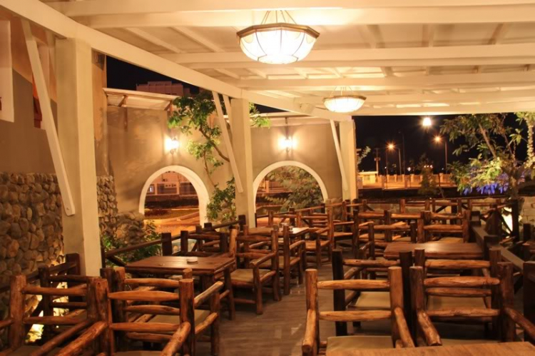 Đèn pha-lê "khủng" - cập nhật GOLDEN CROWN HOTEL trang 6 Đèn pha-lê "khủng" - cập nhật GOLDEN CROWN HOTEL trang 6