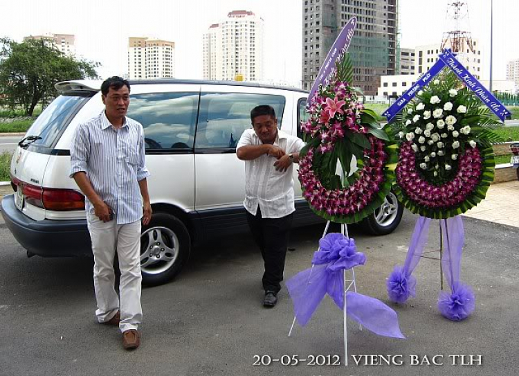 Một vài hình ảnh thân hữu tại tang lễ bác TLH ngày 18-và 19-20-21-5-2012.