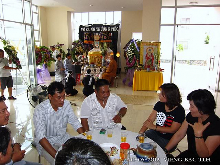 Một vài hình ảnh thân hữu tại tang lễ bác TLH ngày 18-và 19-20-21-5-2012. Một vài hình ảnh thân hữu tại tang lễ bác TLH ngày 18-và 19-20-21-5-2012.