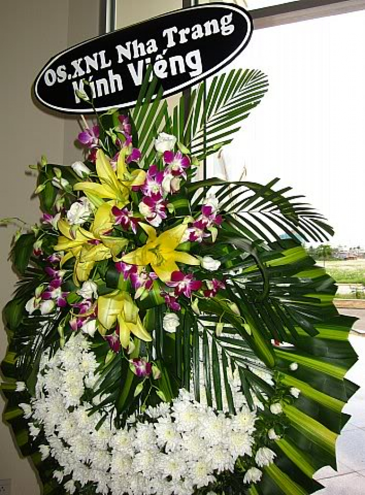 Một vài hình ảnh thân hữu tại tang lễ bác TLH ngày 18-và 19-20-21-5-2012. Một vài hình ảnh thân hữu tại tang lễ bác TLH ngày 18-và 19-20-21-5-2012.