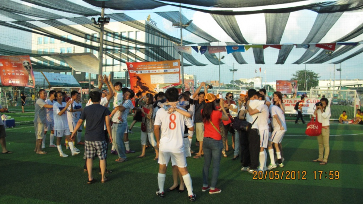 Hình ảnh giải OSCL 2012 với kết quả đội TFC thắng BMW đoạt chức vô địch Hình ảnh giải OSCL 2012 với kết quả đội TFC thắng BMW đoạt chức vô địch