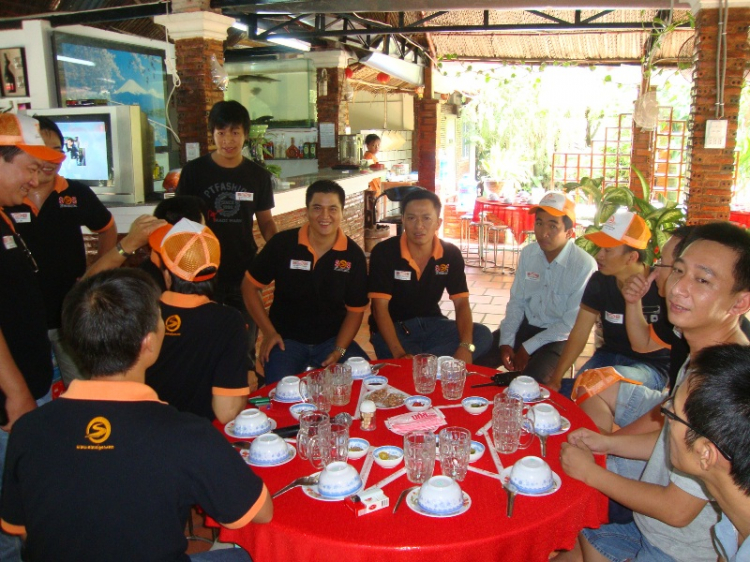 Những hình ảnh buổi Off Tân gia của S.O.S. ngày 20/5/2012 tại Hoàng Thái Bảo Gia Trang Những hình ảnh buổi Off Tân gia của S.O.S. ngày 20/5/2012 tại Hoàng Thái Bảo Gia Trang