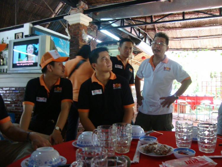 Những hình ảnh buổi Off Tân gia của S.O.S. ngày 20/5/2012 tại Hoàng Thái Bảo Gia Trang Những hình ảnh buổi Off Tân gia của S.O.S. ngày 20/5/2012 tại Hoàng Thái Bảo Gia Trang