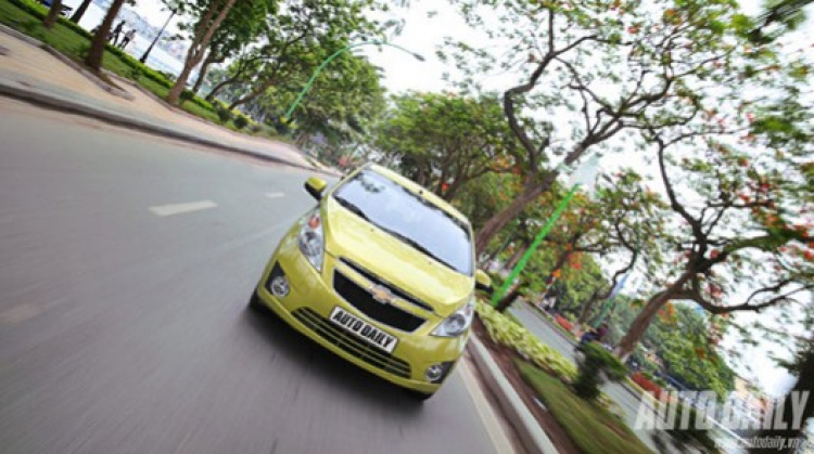 Chevrolet Spark và Hyundai Eon: Xe nào "chất" hơn?