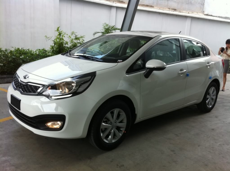 KIA RIO SEDAN - Ra mắt tại VN - THACO KIA NGUYỄN VĂN TRỖI - Hình P3,5,13 KIA RIO SEDAN - Ra mắt tại VN - THACO KIA NGUYỄN VĂN TRỖI - Hình P3,5,13