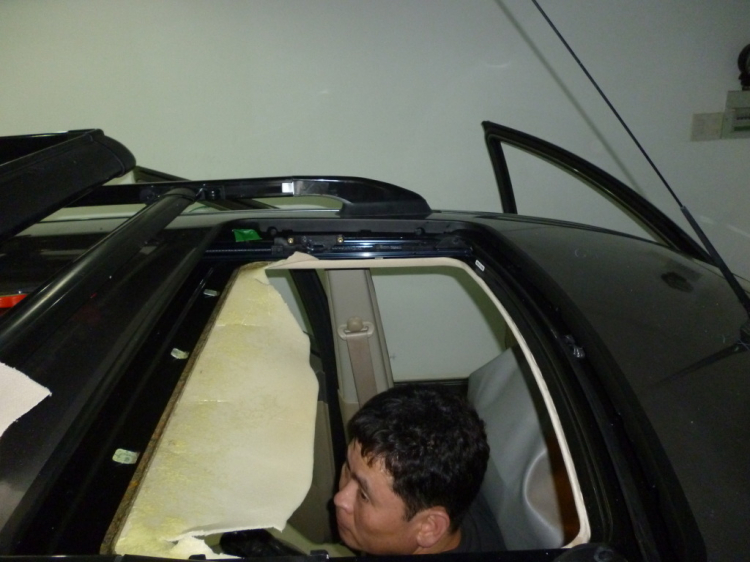 Nissan Livina - Đẳng cấp với cửa sổ trời Sunroofs !