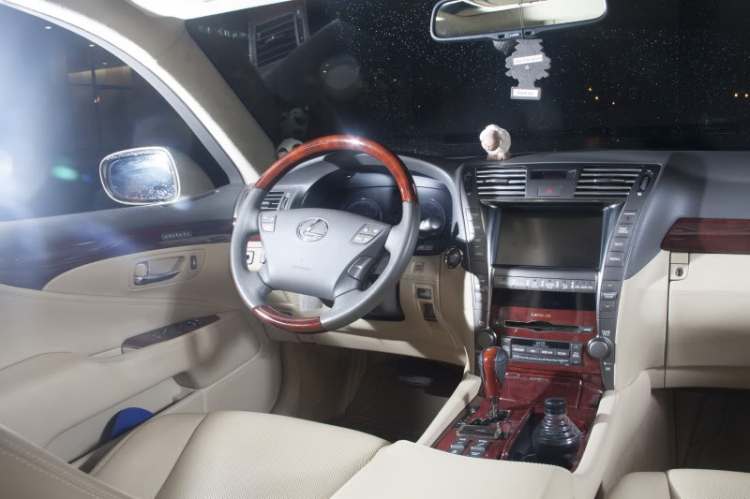 Lexus LS430, LS460/L,  LS600h/L - Im Lặng Là Vàng