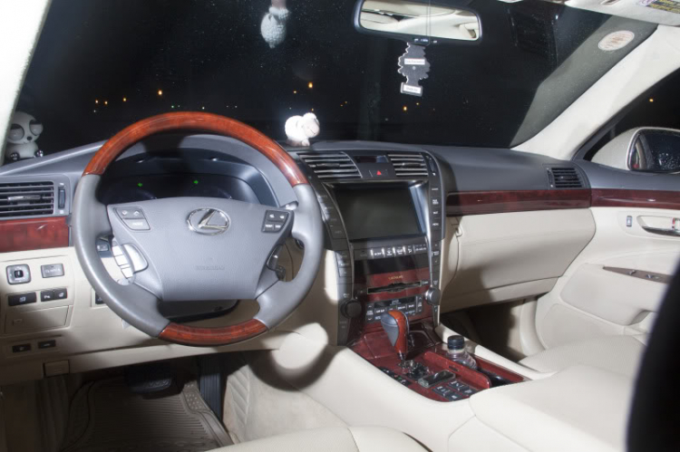 Lexus LS430, LS460/L,  LS600h/L - Im Lặng Là Vàng