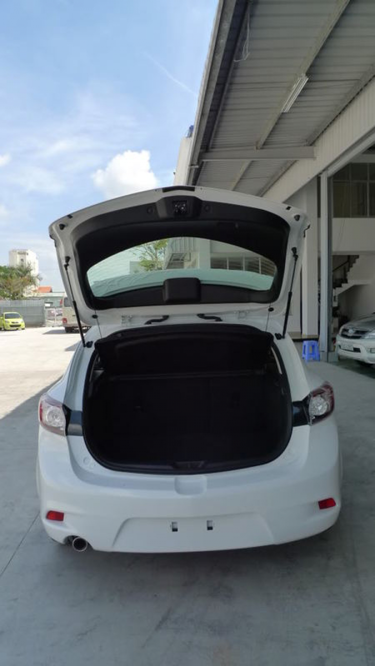 Lên Sàn em Mazda3 Hatchback