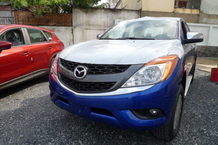 Mazda Bt50 2012 đã xuất hiện - Lô mới về hơn 15 em màu mới nhìn rất đẹp các bác..