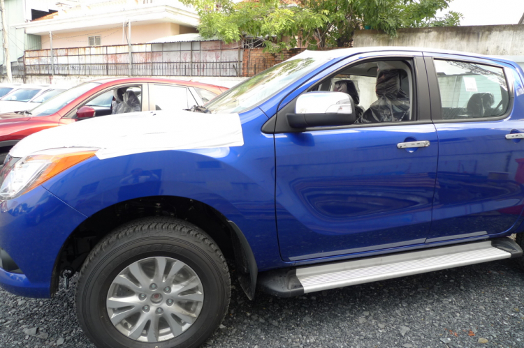 Mazda Bt50 2012 đã xuất hiện - Lô mới về hơn 15 em màu mới nhìn rất đẹp các bác..