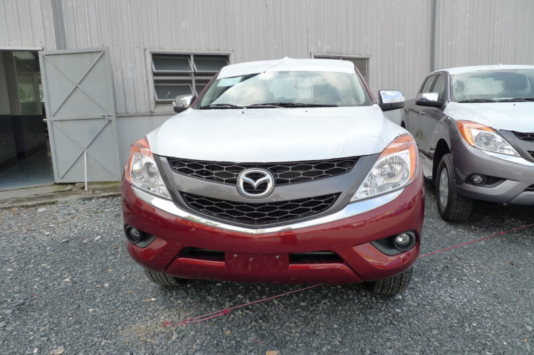 Mazda Bt50 2012 đã xuất hiện - Lô mới về hơn 15 em màu mới nhìn rất đẹp các bác..