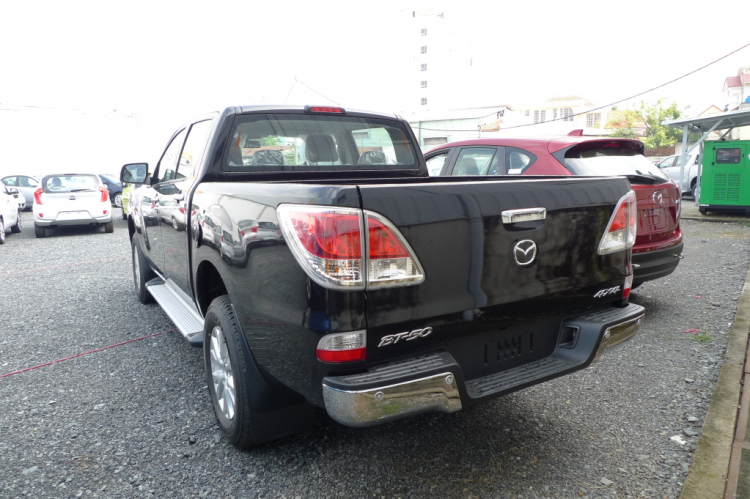 Mazda Bt50 2012 đã xuất hiện - Lô mới về hơn 15 em màu mới nhìn rất đẹp các bác..