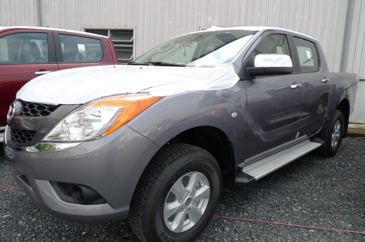 Mazda Bt50 2012 đã xuất hiện - Lô mới về hơn 15 em màu mới nhìn rất đẹp các bác..