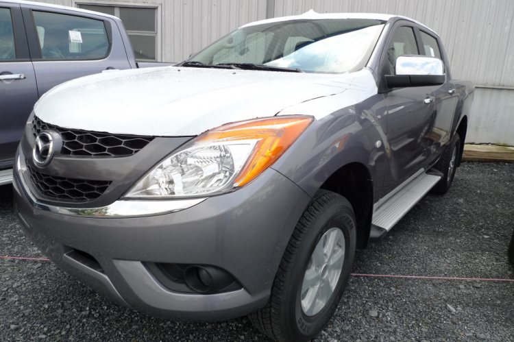 Mazda Bt50 2012 đã xuất hiện - Lô mới về hơn 15 em màu mới nhìn rất đẹp các bác..