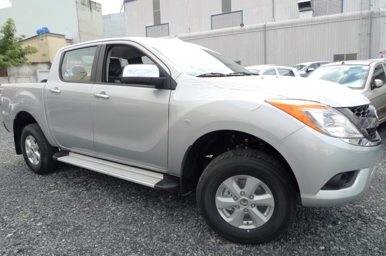 Mazda Bt50 2012 đã xuất hiện - Lô mới về hơn 15 em màu mới nhìn rất đẹp các bác..