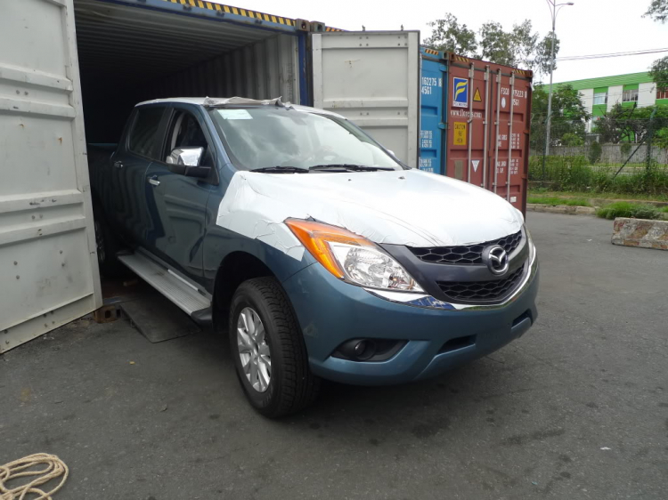 Mazda Bt50 2012 đã xuất hiện - Lô mới về hơn 15 em màu mới nhìn rất đẹp các bác..