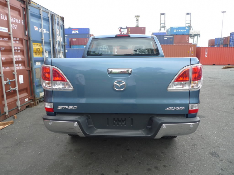 Mazda Bt50 2012 đã xuất hiện - Lô mới về hơn 15 em màu mới nhìn rất đẹp các bác..