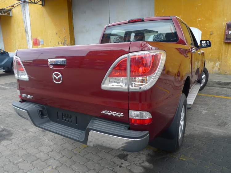 Mazda Bt50 2012 đã xuất hiện - Lô mới về hơn 15 em màu mới nhìn rất đẹp các bác..