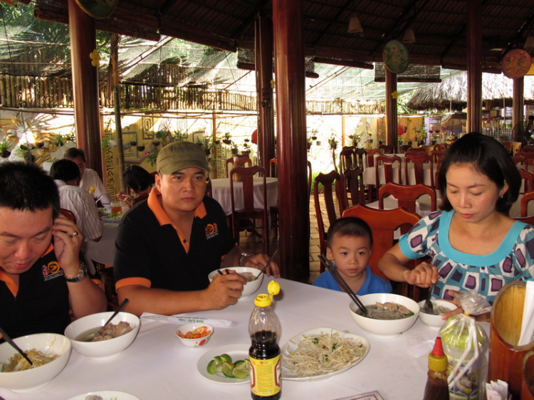 Hình ảnh S.O.S giao lưu tại Cái Bè, Tiền Giang (ngày 30/5)