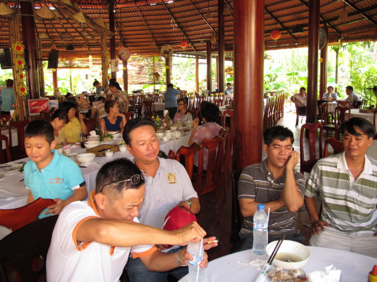 Hình ảnh S.O.S giao lưu tại Cái Bè, Tiền Giang (ngày 30/5)